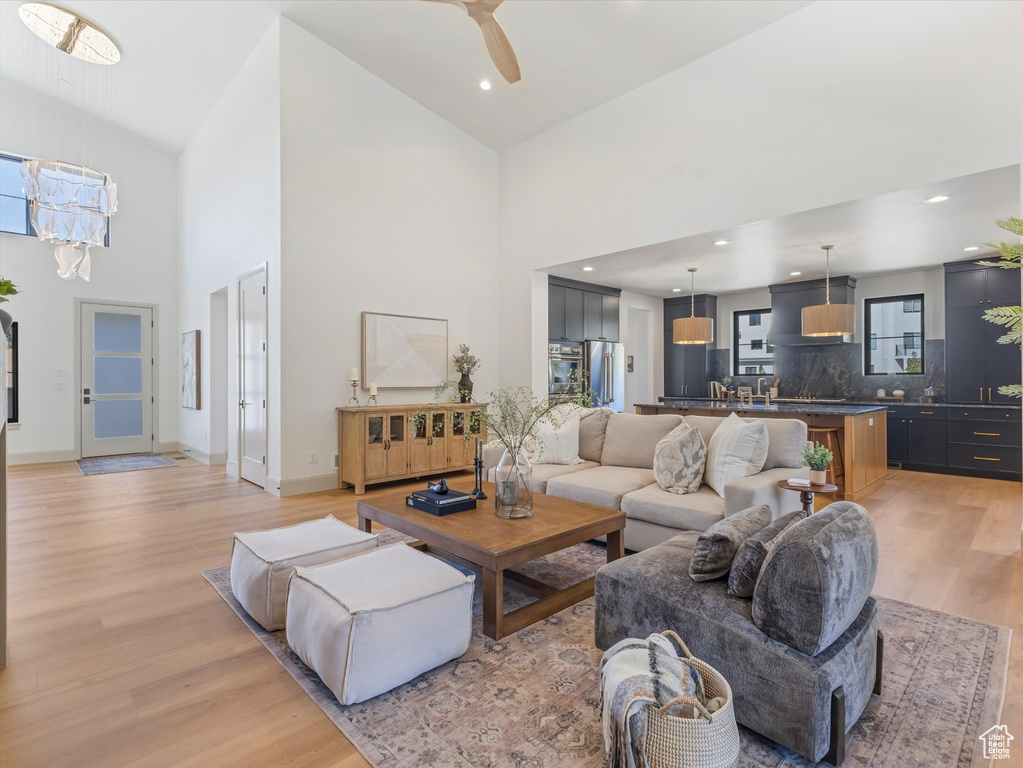 9623 S TANNENBAUM CV Sandy, UT 84092