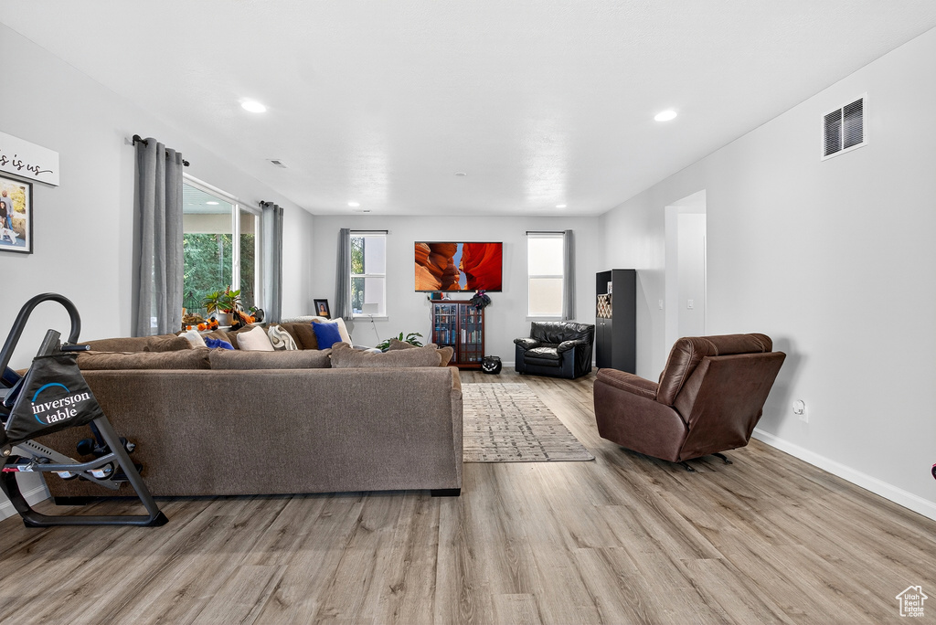 Photo 3 for MLS #2116372 at 1141 S 4700 West