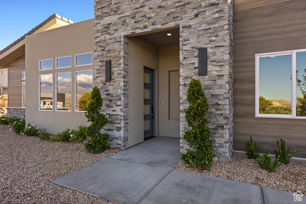 Photo 2 for MLS #2116376 at 402 N 200 East