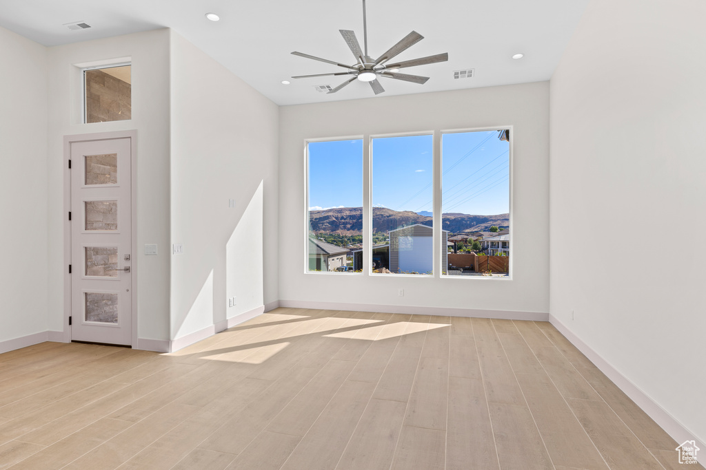 Photo 5 for MLS #2116387 at 1195 N 50 West