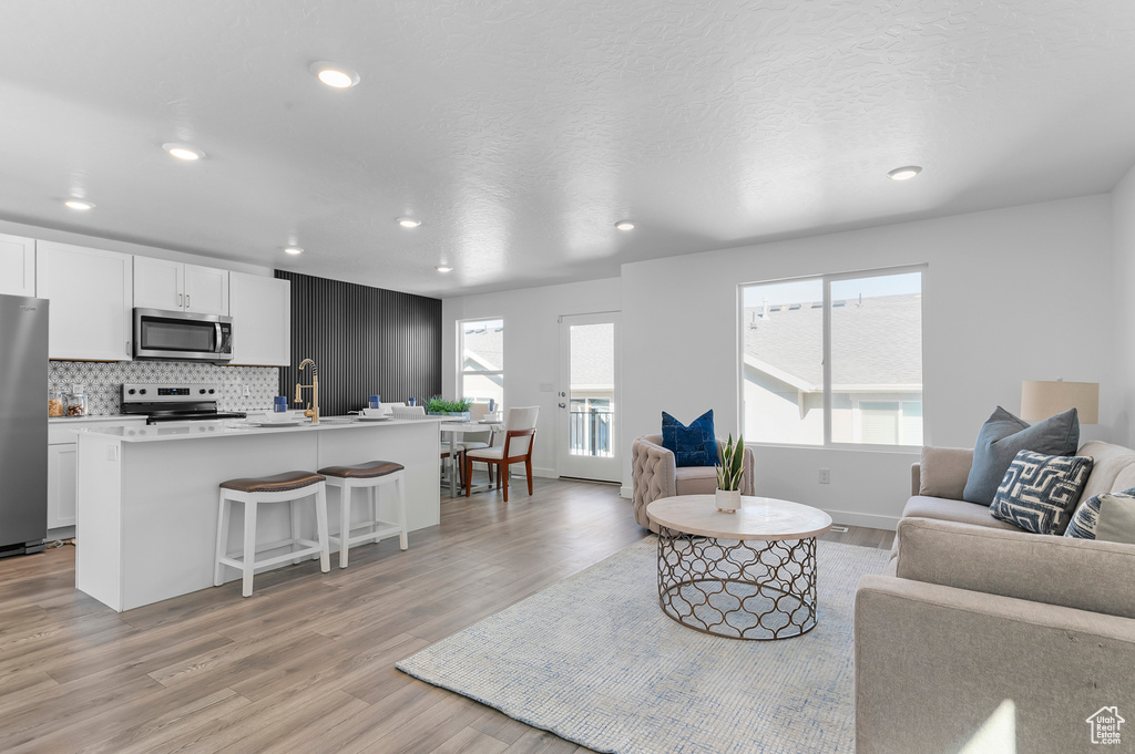 8596 W BOWIE DR Magna, UT 84044