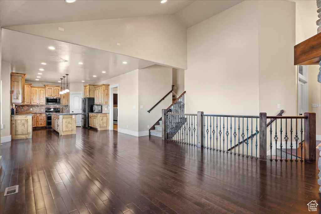 Photo 8 for MLS #2116404 at 51 E Magellan Ln