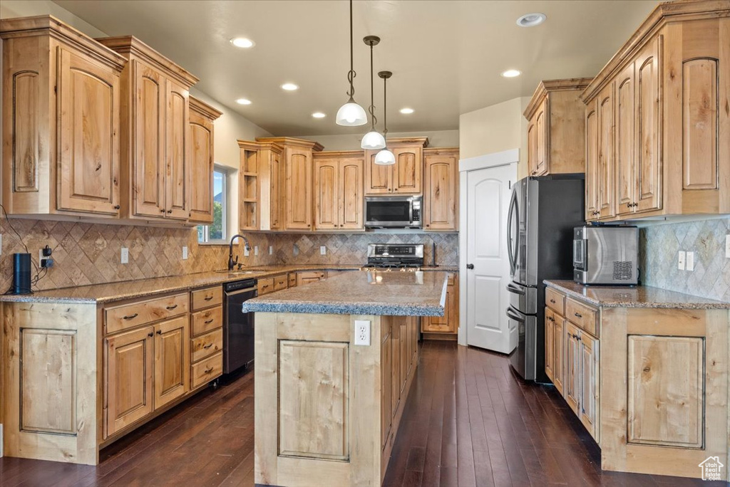 Photo 11 for MLS #2116404 at 51 E Magellan Ln