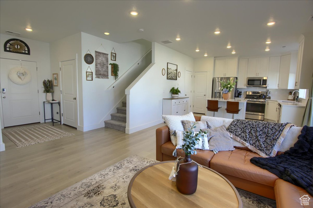 3215 N SADDLEBROOK LN #319 Plain City, UT 84404