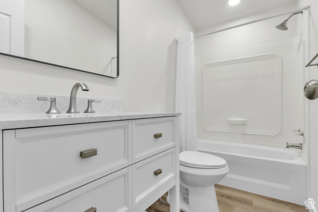 Photo 6 for MLS #2116413 at 612 W 200 North