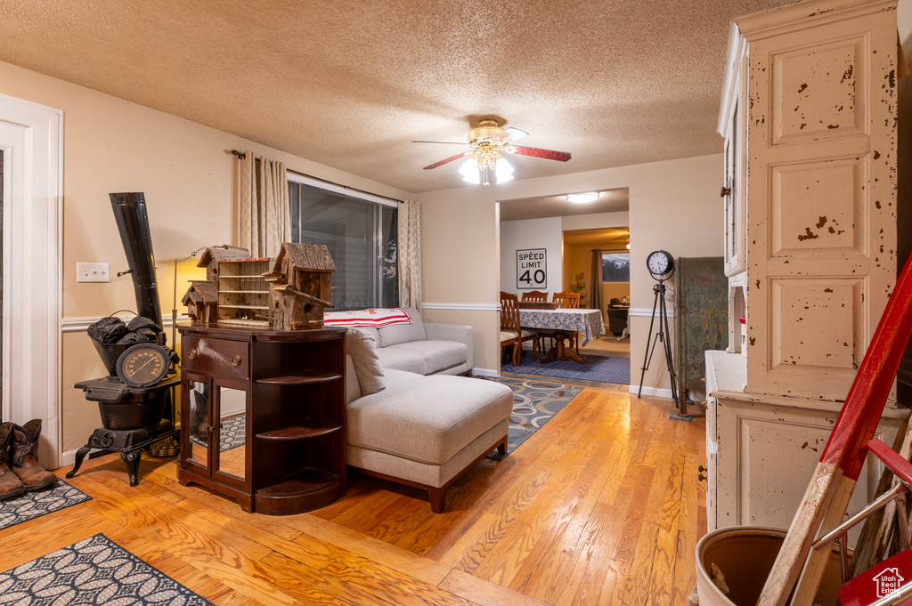 Photo 12 for MLS #2116438 at 983 E Antelope Dr