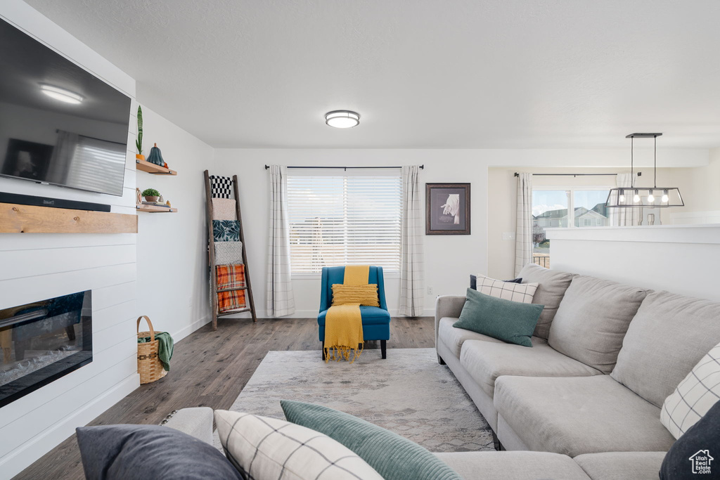Photo 3 for MLS #2116455 at 458 S Day Dream Ln