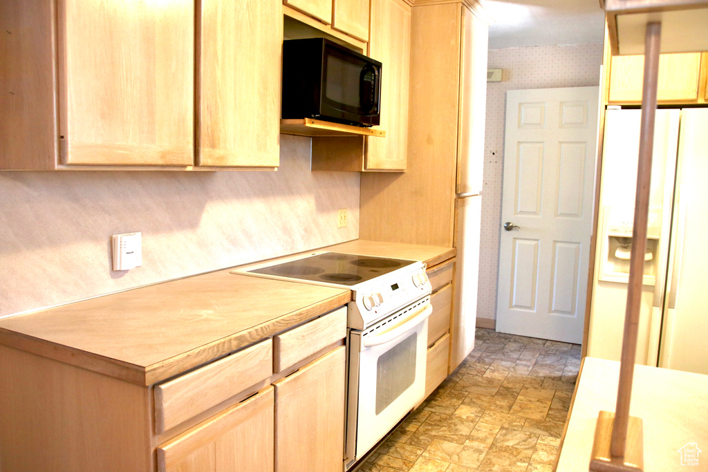 Photo 7 for MLS #2116461 at 250 E Broadway St