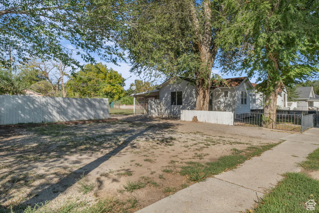 Photo 4 for MLS #2116465 at 2944 S Spencer Ave