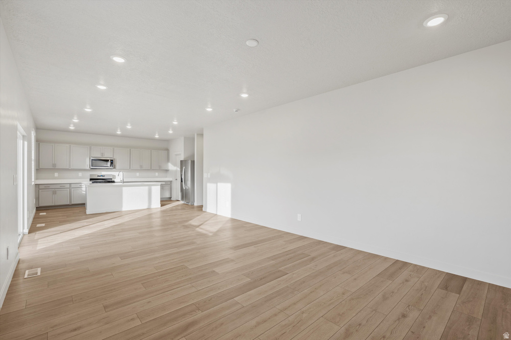 931 N 160 E #11 Santaquin, UT 84655