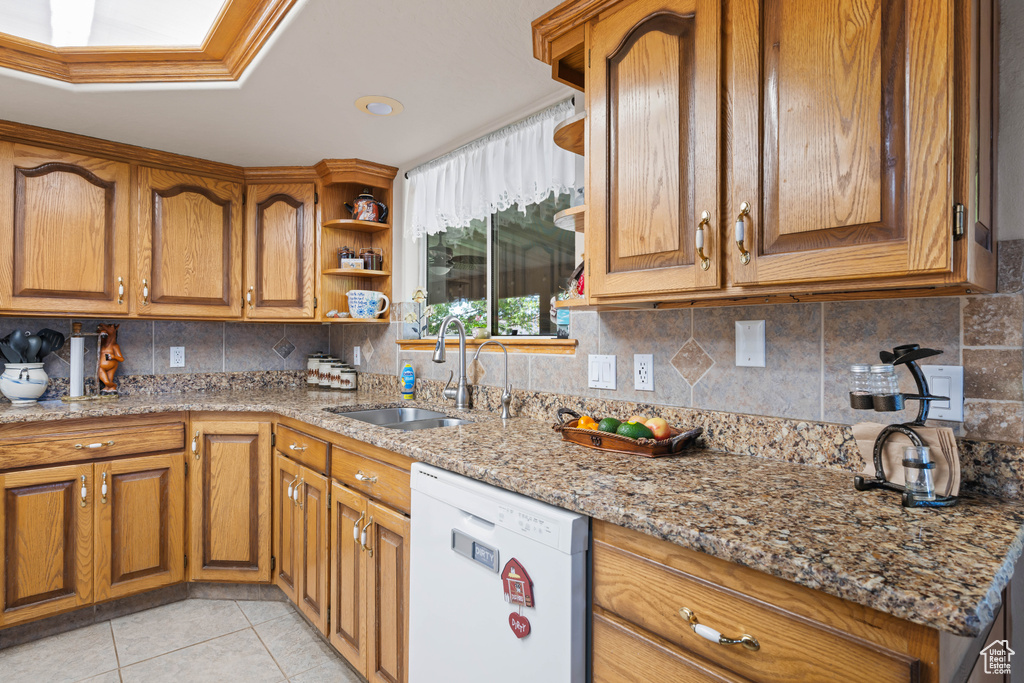 Photo 11 for MLS #2116502 at 2051 E Washington Rd