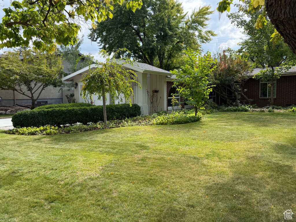 Photo 5 for MLS #2116525 at 1894 E Southmoor Dr