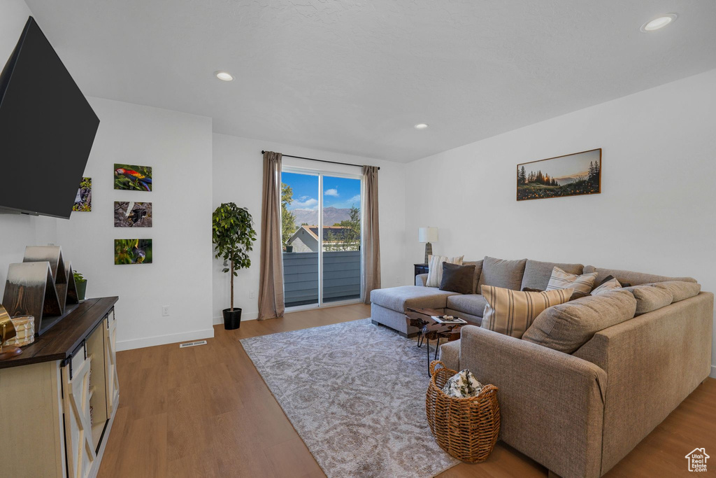 Photo 2 for MLS #2116535 at 493 E Alice Way