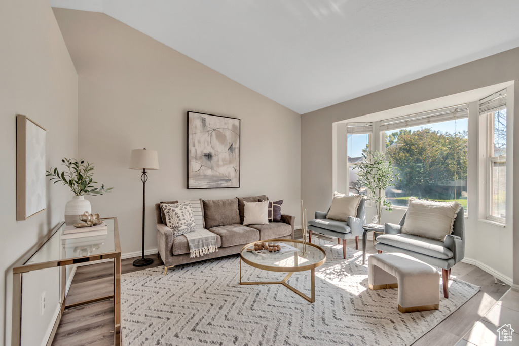 Photo 3 for MLS #2116536 at 1146 W Athleen Dr