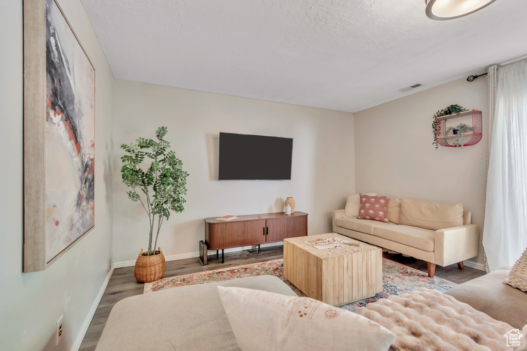 Photo 9 for MLS #2116536 at 1146 W Athleen Dr
