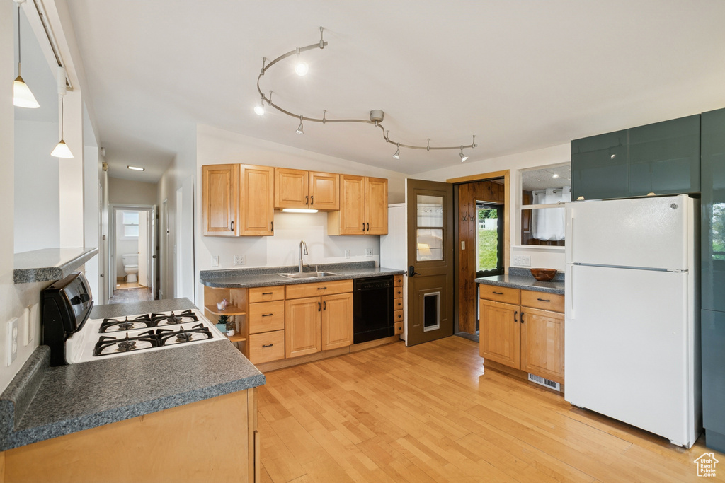 Photo 7 for MLS #2116545 at 3485 S Fleetwood Dr