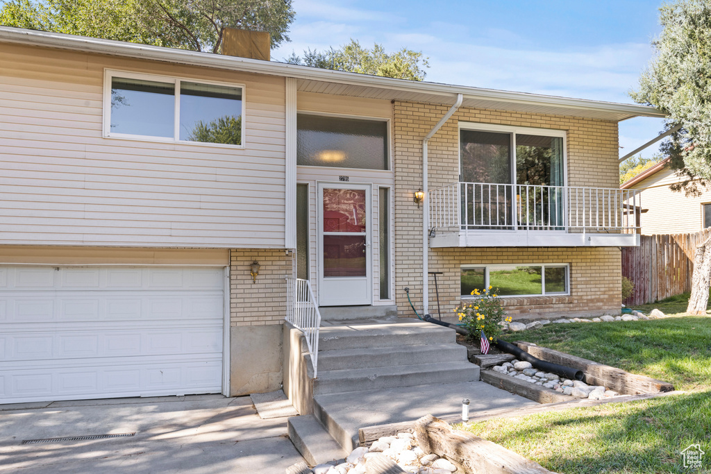 Photo 2 for MLS #2116557 at 2795 N 1050 East