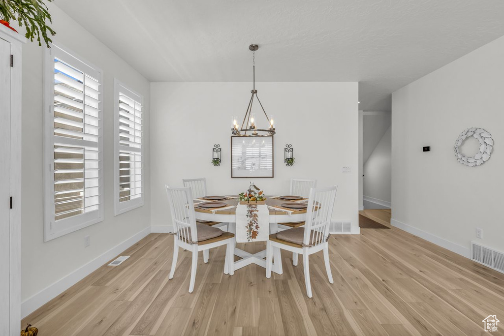 Photo 11 for MLS #2116559 at 447 W June Dr