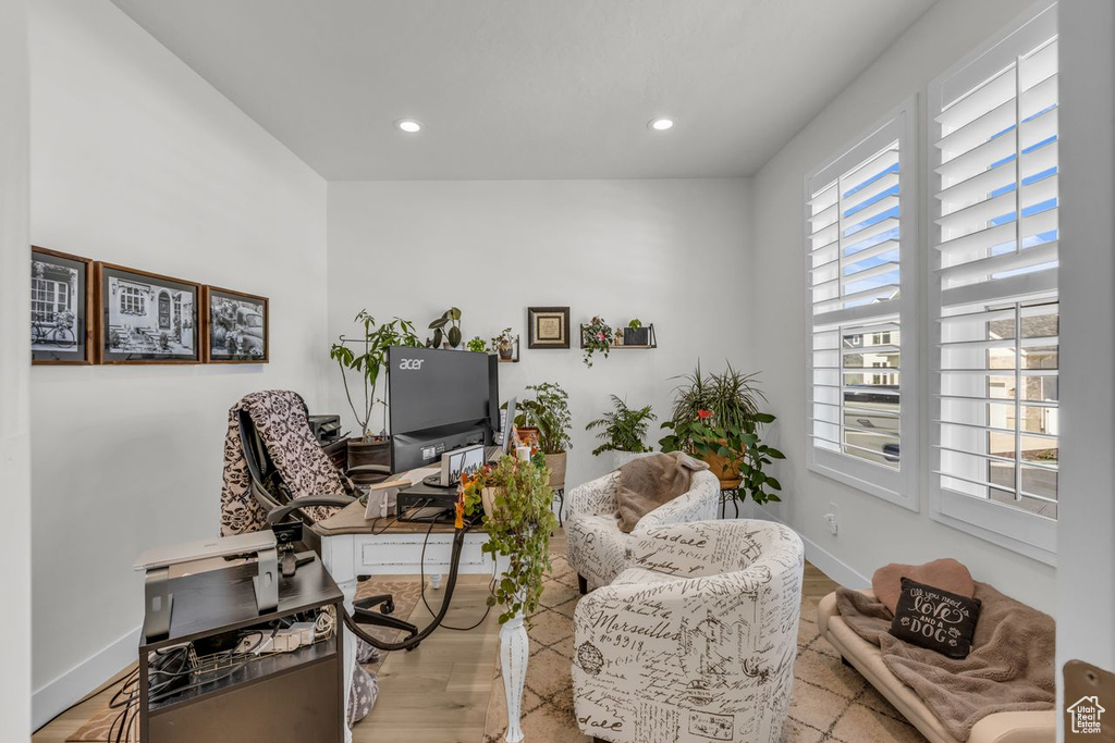 Photo 4 for MLS #2116559 at 447 W June Dr