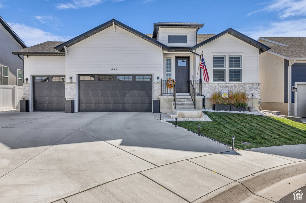 Photo 2 for MLS #2116559 at 447 W June Dr