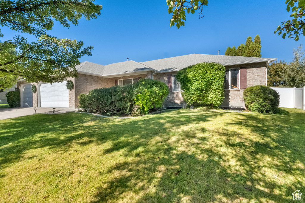 Photo 3 for MLS #2116578 at 4438 W Lennox Dr