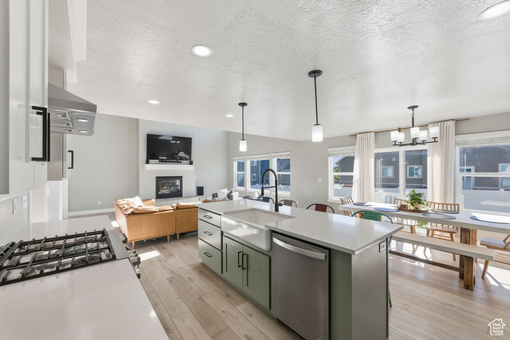 49 E GARIBALDI WAY Saratoga Springs, UT 84045