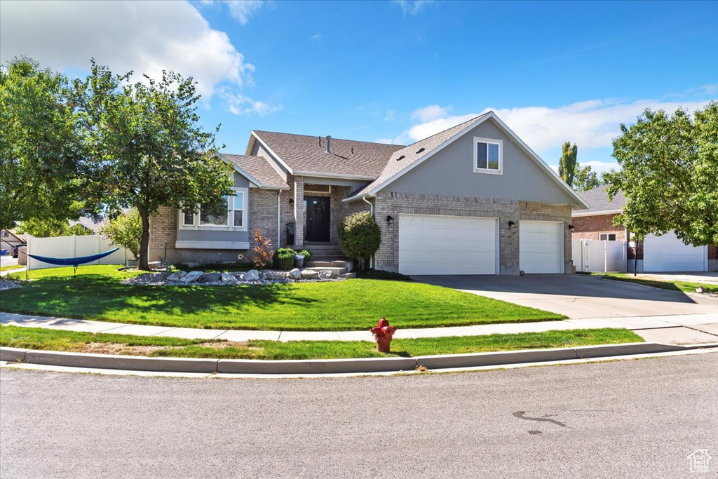 Photo 2 for MLS #2116582 at 429 W 1050 North