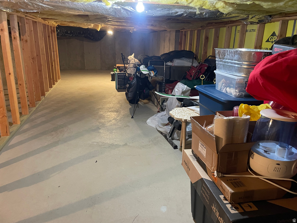 6842 BIGELOW DR Stansbury Park, UT 84074