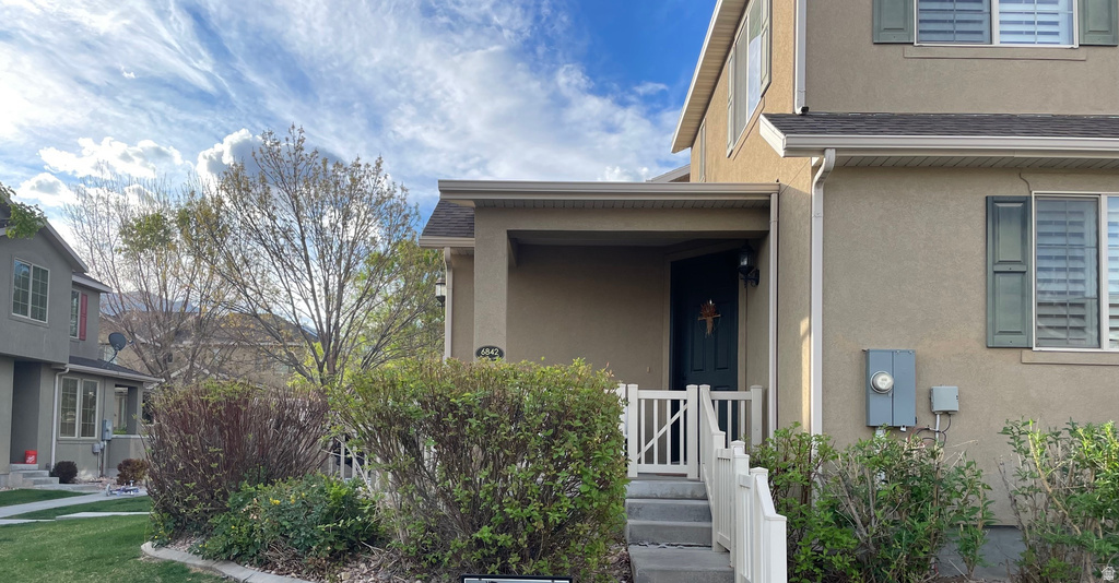 6842 BIGELOW DR Stansbury Park, UT 84074