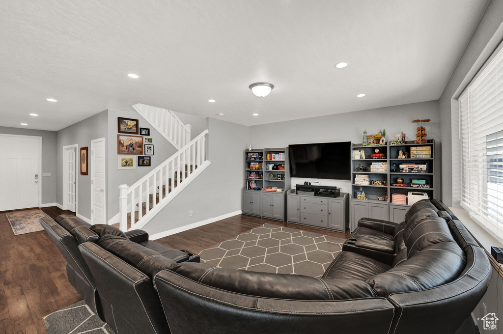 Photo 8 for MLS #2116596 at 94 E Broxburn Way