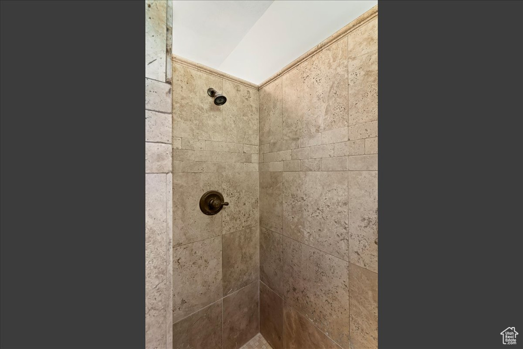 Photo 19 for MLS #2116608 at 460 N 1375 East
