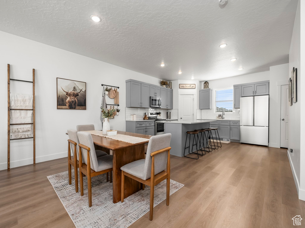Photo 6 for MLS #2116610 at 714 E Garden Grove Dr