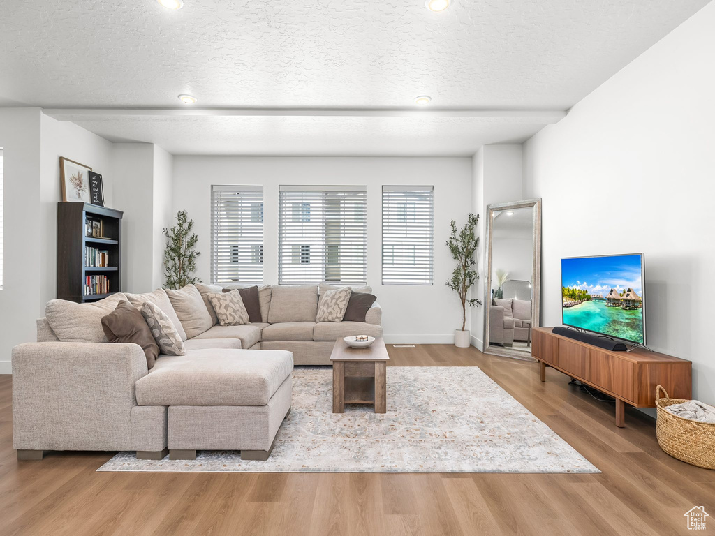 Photo 4 for MLS #2116610 at 714 E Garden Grove Dr