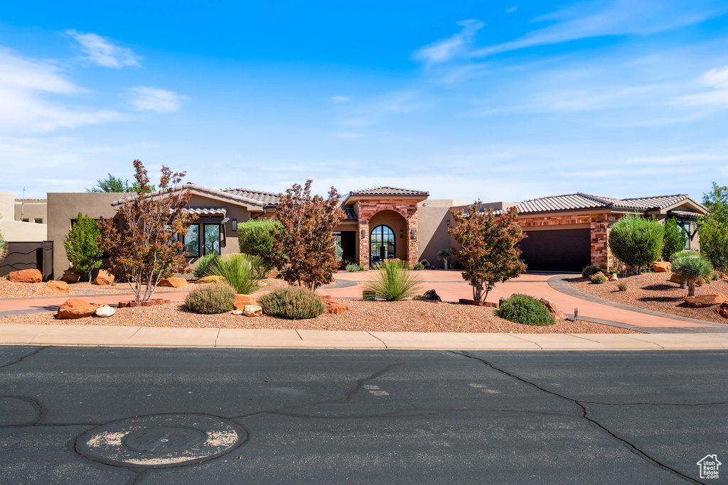 Photo 2 for MLS #2116633 at 2082 W Long Sky Dr