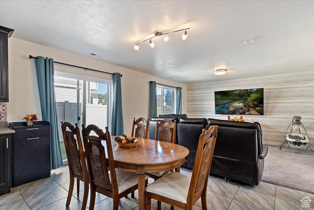 Photo 9 for MLS #2116634 at 940 W Stonehaven Dr