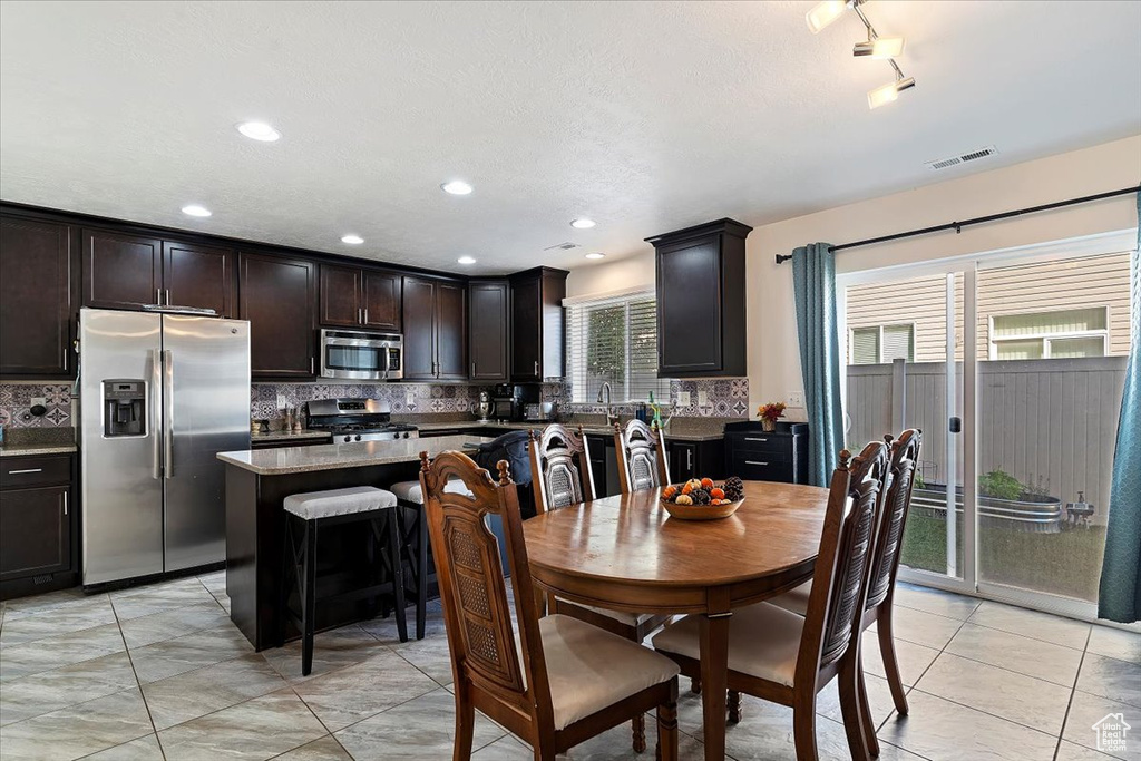 Photo 8 for MLS #2116634 at 940 W Stonehaven Dr