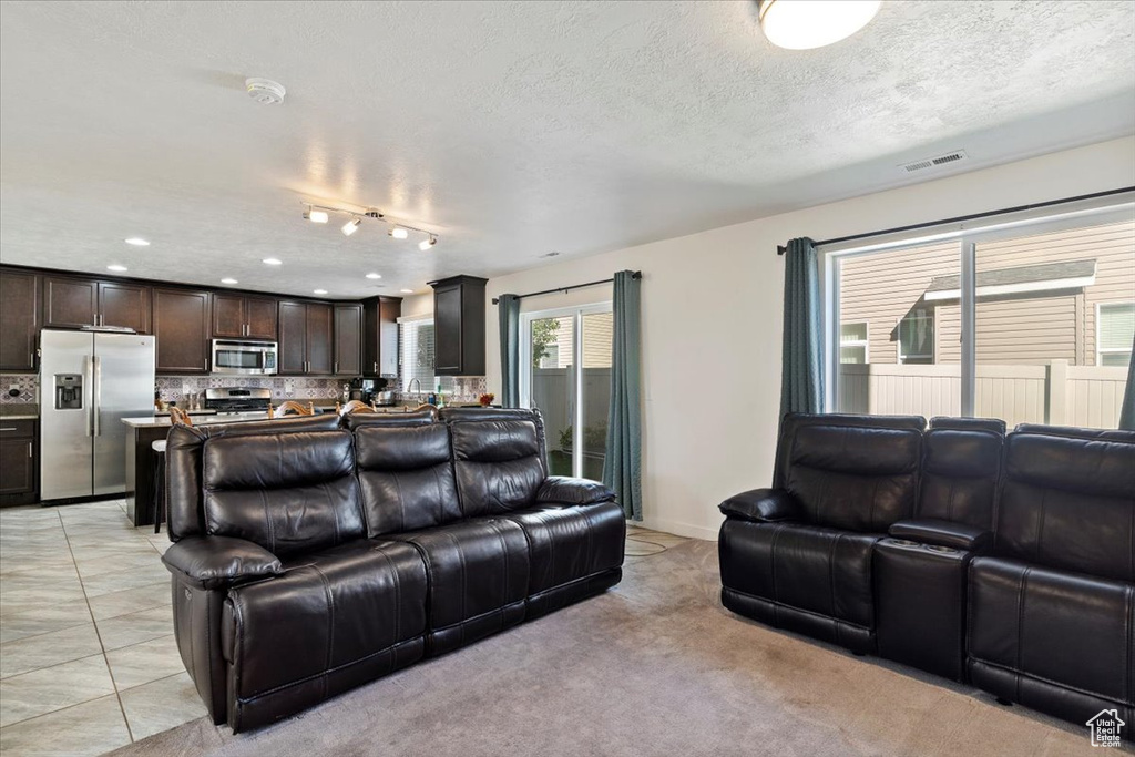 Photo 7 for MLS #2116634 at 940 W Stonehaven Dr