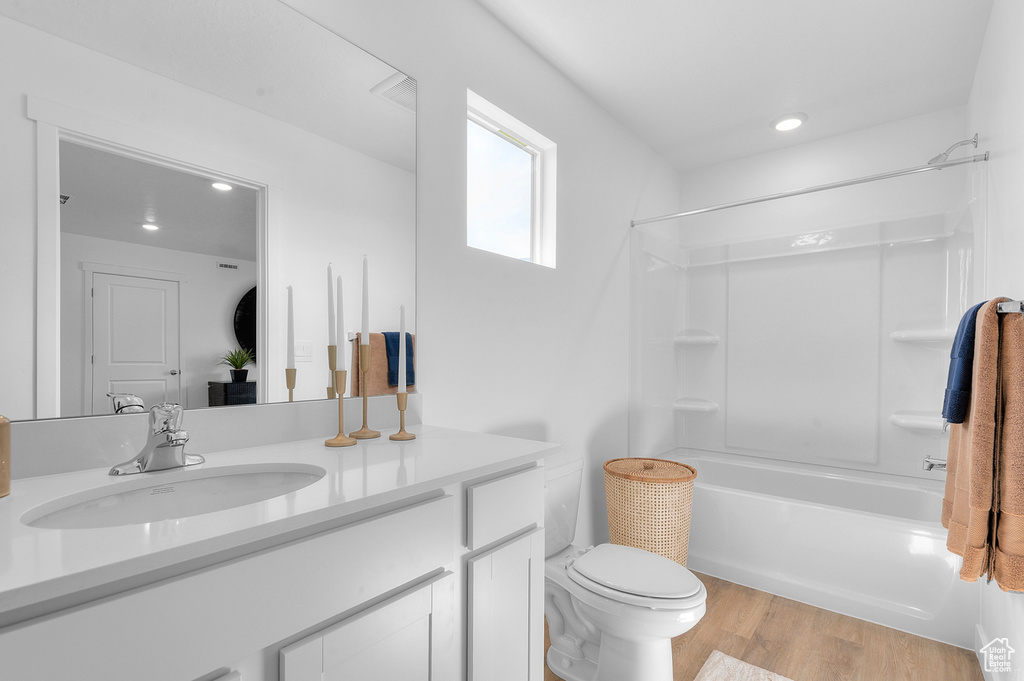 Photo 8 for MLS #2116640 at 343 E Glencoe Dr #1090