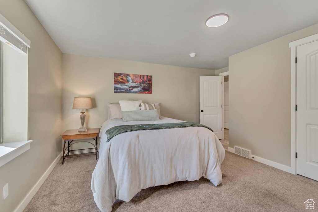 153 W HONEYSUCKLE DR Saratoga Springs, UT 84045