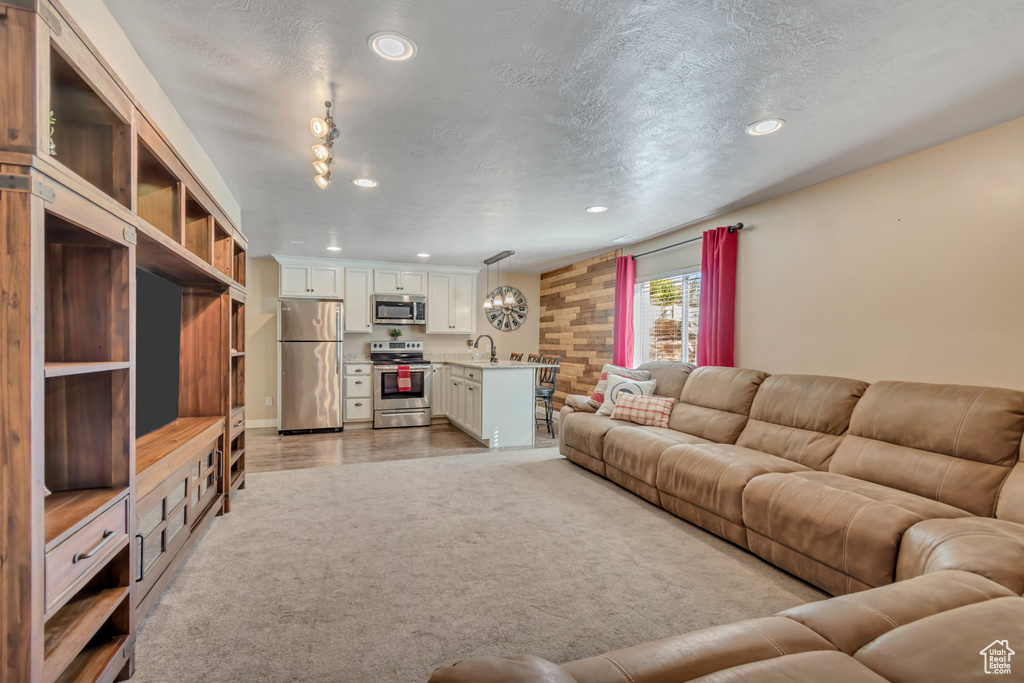 153 W HONEYSUCKLE DR Saratoga Springs, UT 84045