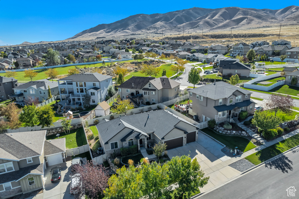 153 W HONEYSUCKLE DR Saratoga Springs, UT 84045