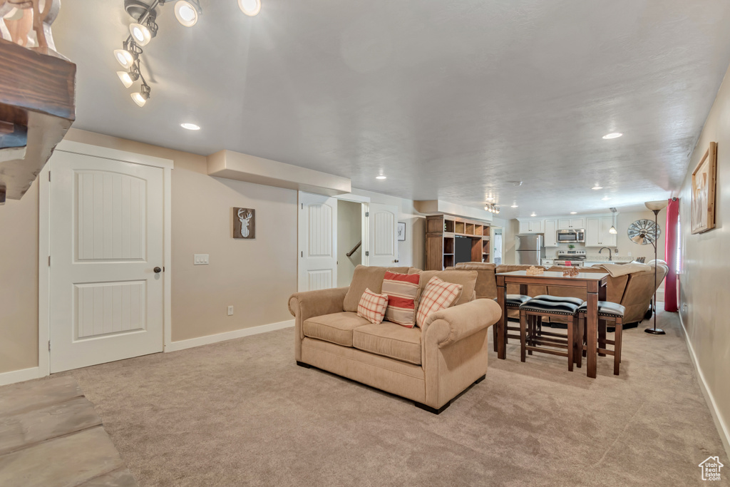 153 W HONEYSUCKLE DR Saratoga Springs, UT 84045