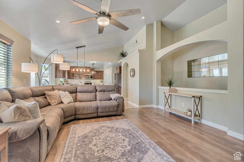 153 W HONEYSUCKLE DR Saratoga Springs, UT 84045