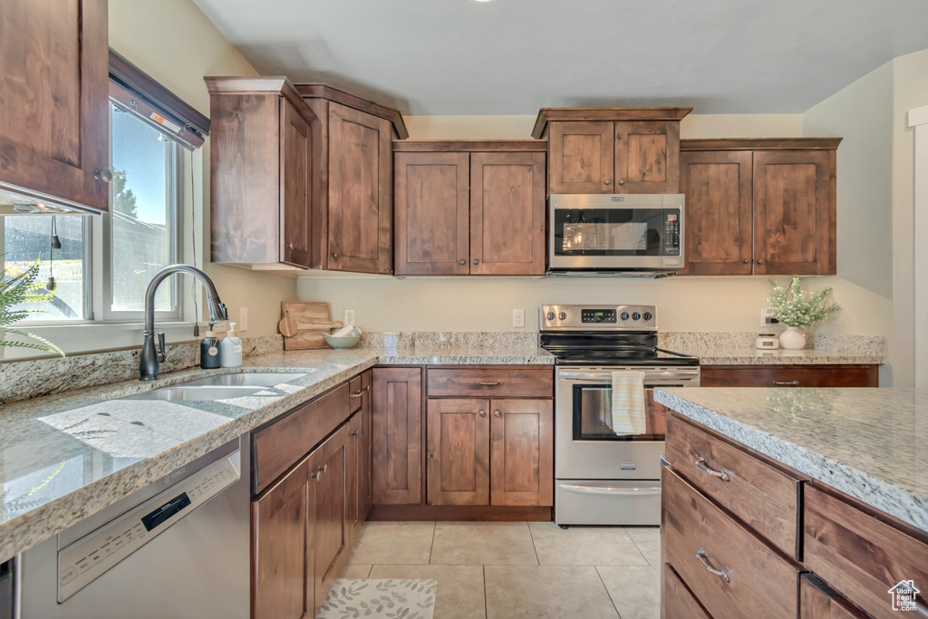 153 W HONEYSUCKLE DR Saratoga Springs, UT 84045