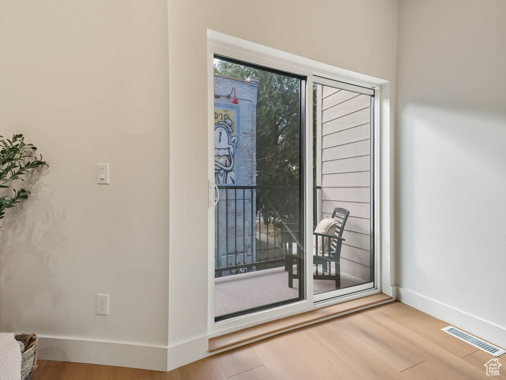 Photo 8 for MLS #2116671 at 544 N 600 West #2B