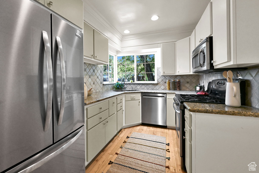 Photo 26 for MLS #2116673 at 1929 E Laird Dr