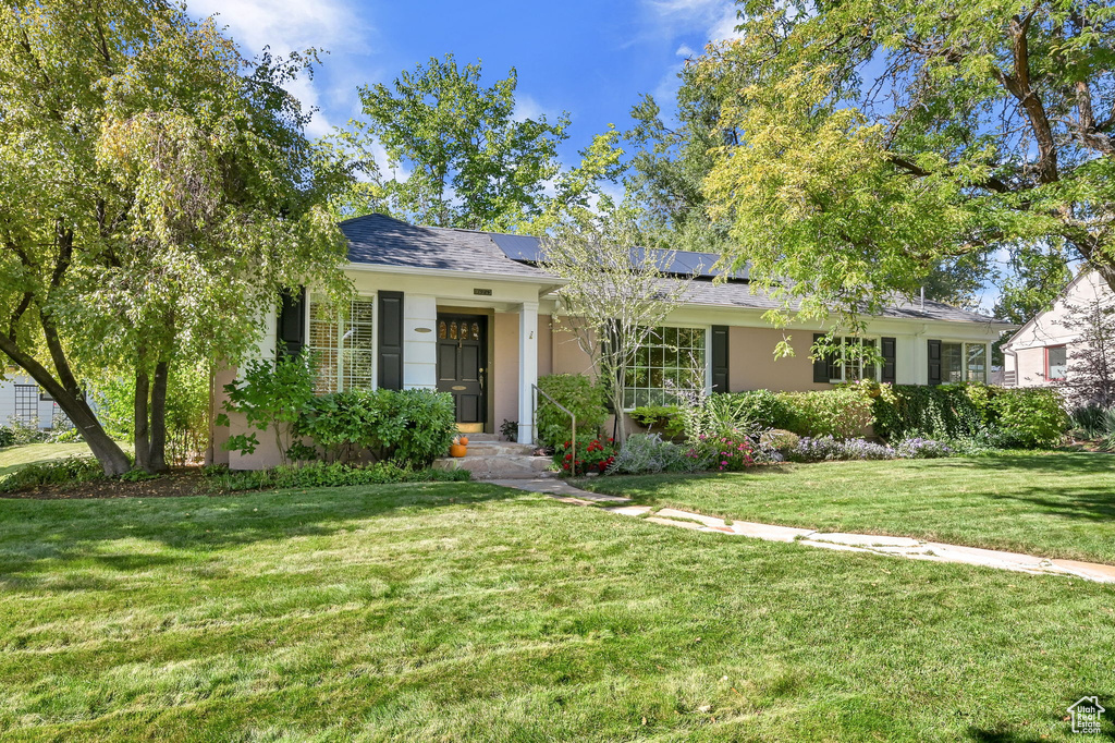 Photo 3 for MLS #2116673 at 1929 E Laird Dr