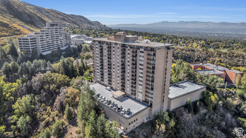 Photo 53 for MLS #2116691 at 875 S Donner Way #205