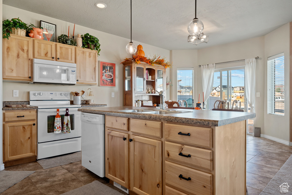 Photo 11 for MLS #2116693 at 46 W Apache Rd