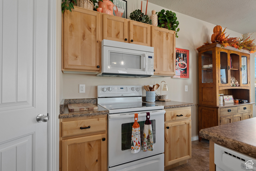 Photo 13 for MLS #2116693 at 46 W Apache Rd